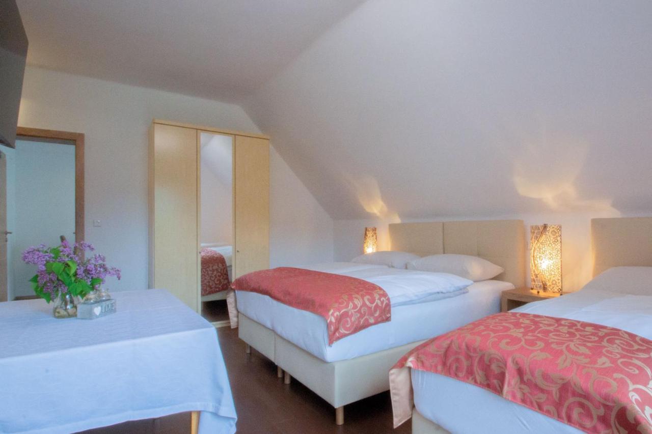 Gaestehaus Dobernig Sankt Niklas an der Drau Esterno foto